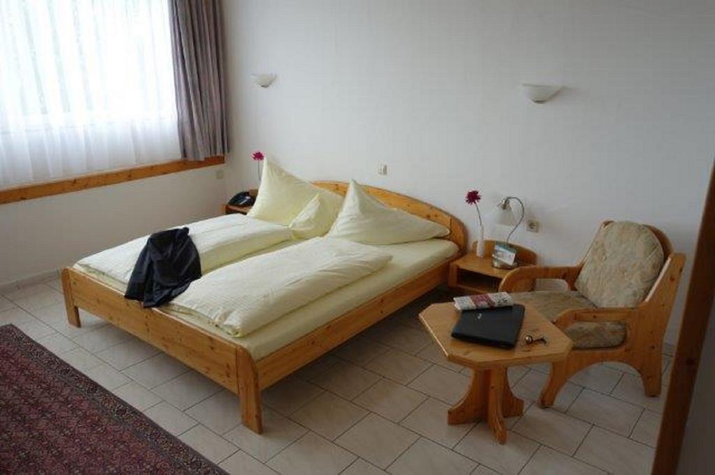 Eichenhof Hotel Gbr Eislingen Buitenkant foto